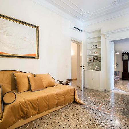 Flat Two Apartment Рим Екстериор снимка