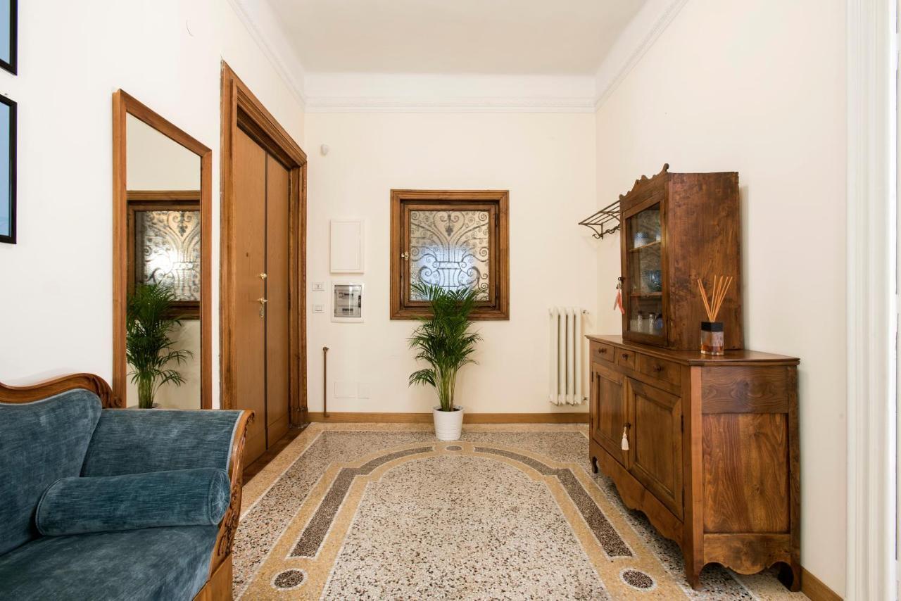 Flat Two Apartment Рим Екстериор снимка