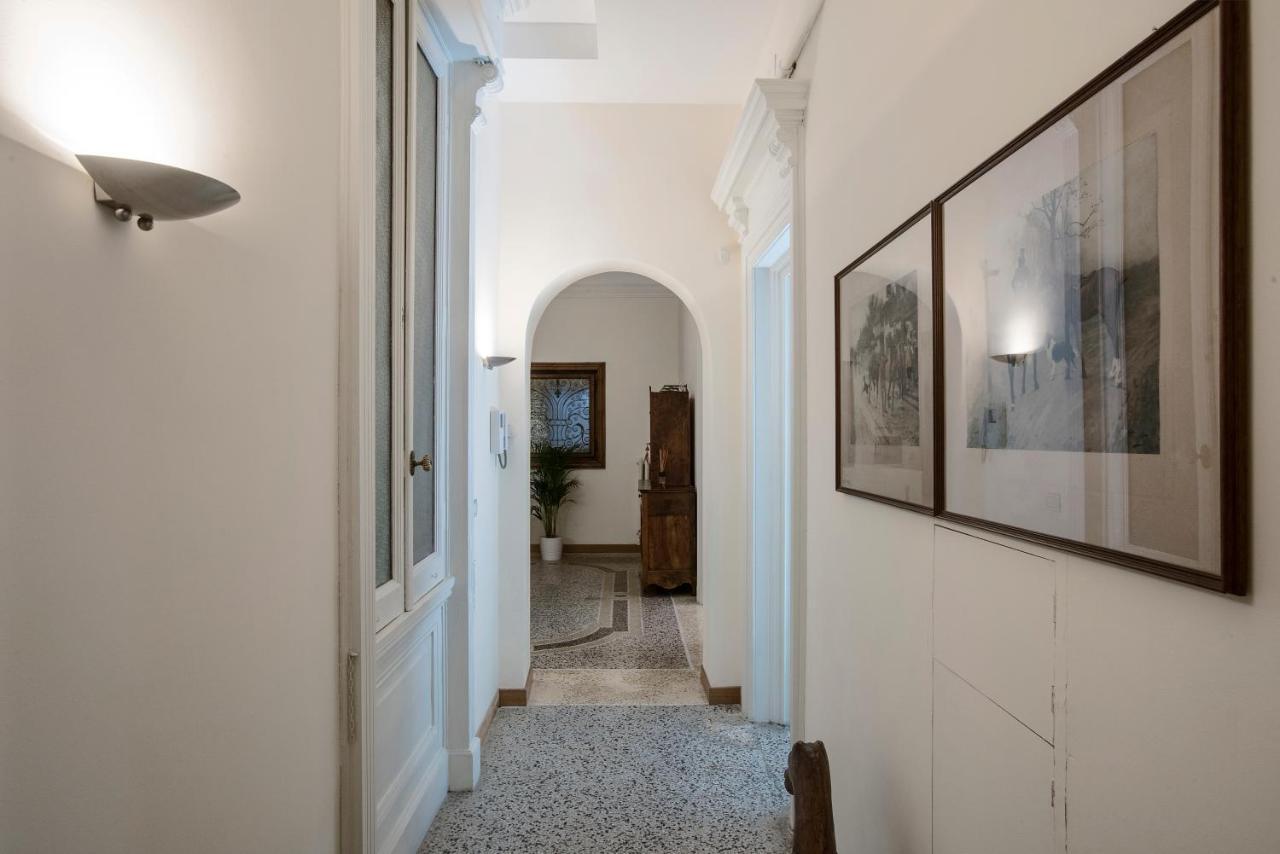 Flat Two Apartment Рим Екстериор снимка